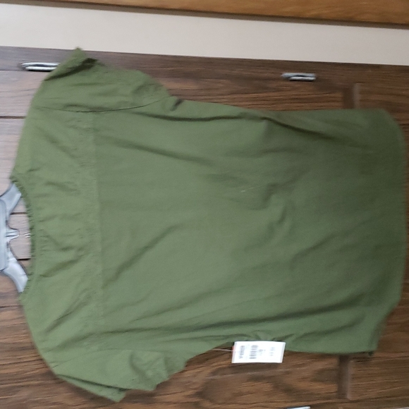 Ladies green top - Picture 2 of 2